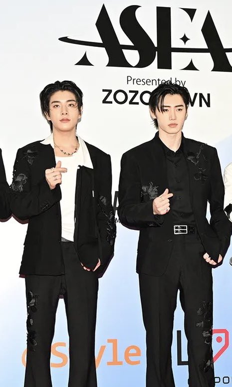 SOULLIESlab's tweet photo. [PHOTOS] 05.28.25

Enhypen at ASEA 2025 Awards in Japan
<Jakehoon cut>

🔗: https://t.co/l2YLrwJkqB

ENHYPEN STARS IN ASEA 2025
#ENHYPENonASEA2025 #ASEA20
#엔하이픈_제이크 #엔하이픈_성훈 
#ENHYPEN_JAKE #ENHYPEN_SUNGHOON
@ENHYPEN @ENHYPEN_members https://t.co/t4tPTbt1RL