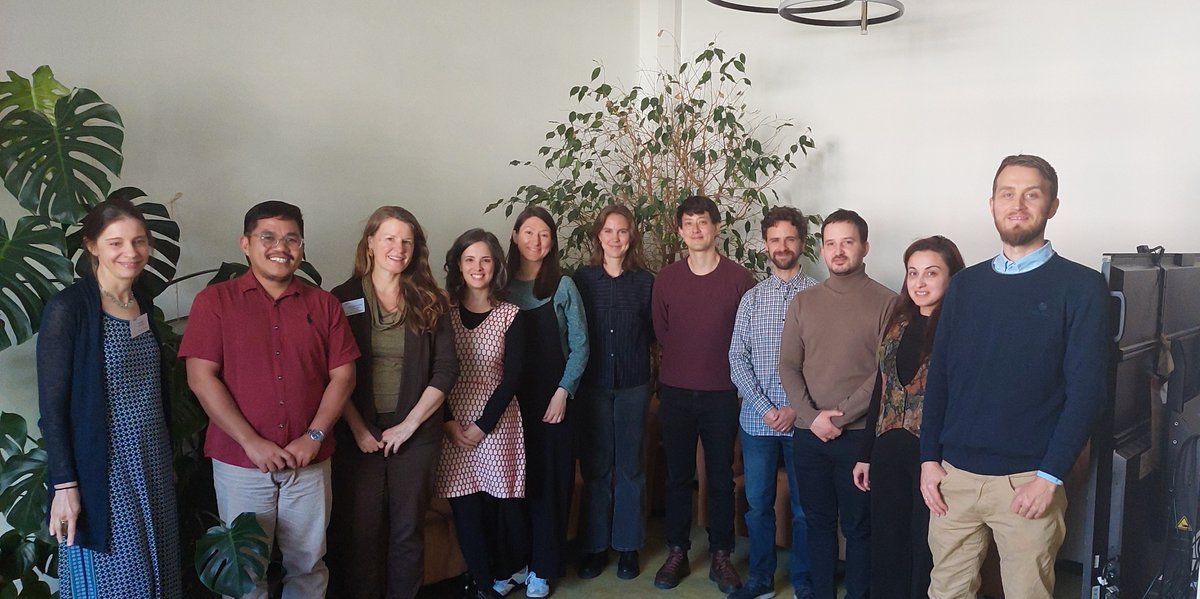 Academy of International Affairs NRW (@aia_nrw) on Twitter photo What connects us as a global community of cooperative researchers? On 8ā9 May, AIA NRW Fellow Dr Karolina Kluczewska and Dr <a href="/phil_lottholz/">Philipp Lottholz</a> (Uni Marburg) convened an author workshop on Cooperative Research on Security, Peace and Conflict. Scholars from the Global North, South and What connects us as a global community of cooperative researchers? On 8ā9 May, AIA NRW Fellow Dr Karolina Kluczewska and Dr <a href="/phil_lottholz/">Philipp Lottholz</a> (Uni Marburg) convened an author workshop on Cooperative Research on Security, Peace and Conflict. Scholars from the Global North, South and