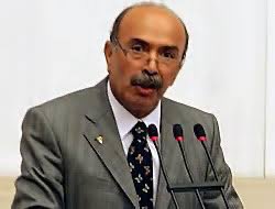 Demokrasi ve özgürlük mücadelesinin savunucusu, önceki dönem milletvekilimiz, yol arkadaşımız #HamitGeylani’yi kaybetmenin derin acısını yaşıyoruz.
Tüm Hakkari halkımıza ve değerli ailesine başsağlığı diliyoruz. 
<a href="/DEMGenelMerkezi/">DEM Parti</a>