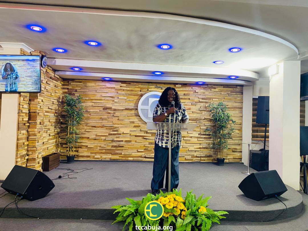 tccabuja's tweet photo. The Resident Pastor, Pastor Tayo Spence welcomes the Presiding Pastor– Pastor Nkechi Ene (Mrs.)
#WelcomeHome #ASundayWithPastorNkechi #WorshipService #TCCAbuja #AbujaChurch https://t.co/gf9K8uECSq