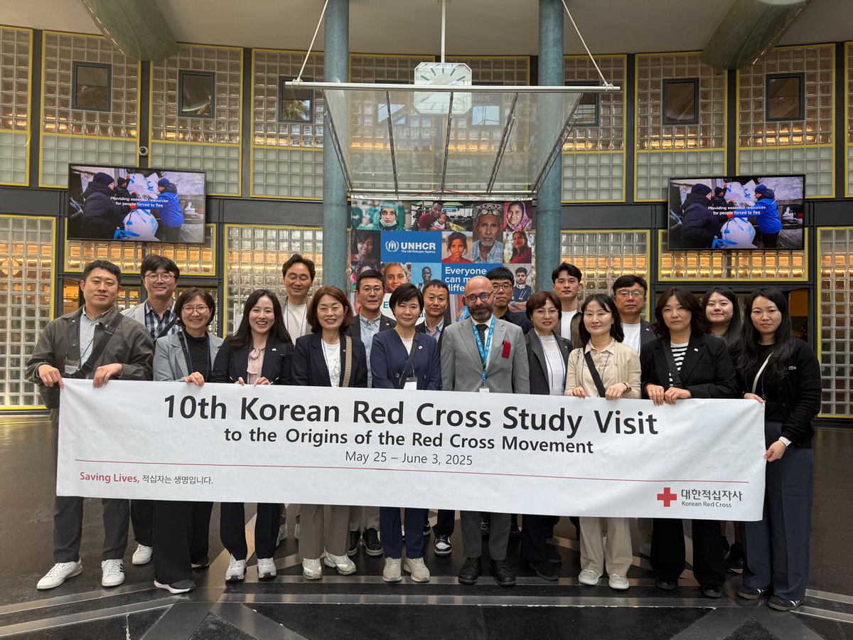 UNHCR Government Partners (@unhcrgov) on Twitter photo Glad to host <a href="/KoreanRedCross/">대한적십자사(Korean Red Cross)</a> 🇰🇷 at the birthplace of humanitarianism to discuss UNHCR’s efforts in conflict-affected and fragile areas.
Together, we hope to strengthen our commitment to protecting the lives of the most vulnerable in humanitarian crises🤝 Glad to host <a href="/KoreanRedCross/">대한적십자사(Korean Red Cross)</a> 🇰🇷 at the birthplace of humanitarianism to discuss UNHCR’s efforts in conflict-affected and fragile areas.
Together, we hope to strengthen our commitment to protecting the lives of the most vulnerable in humanitarian crises🤝