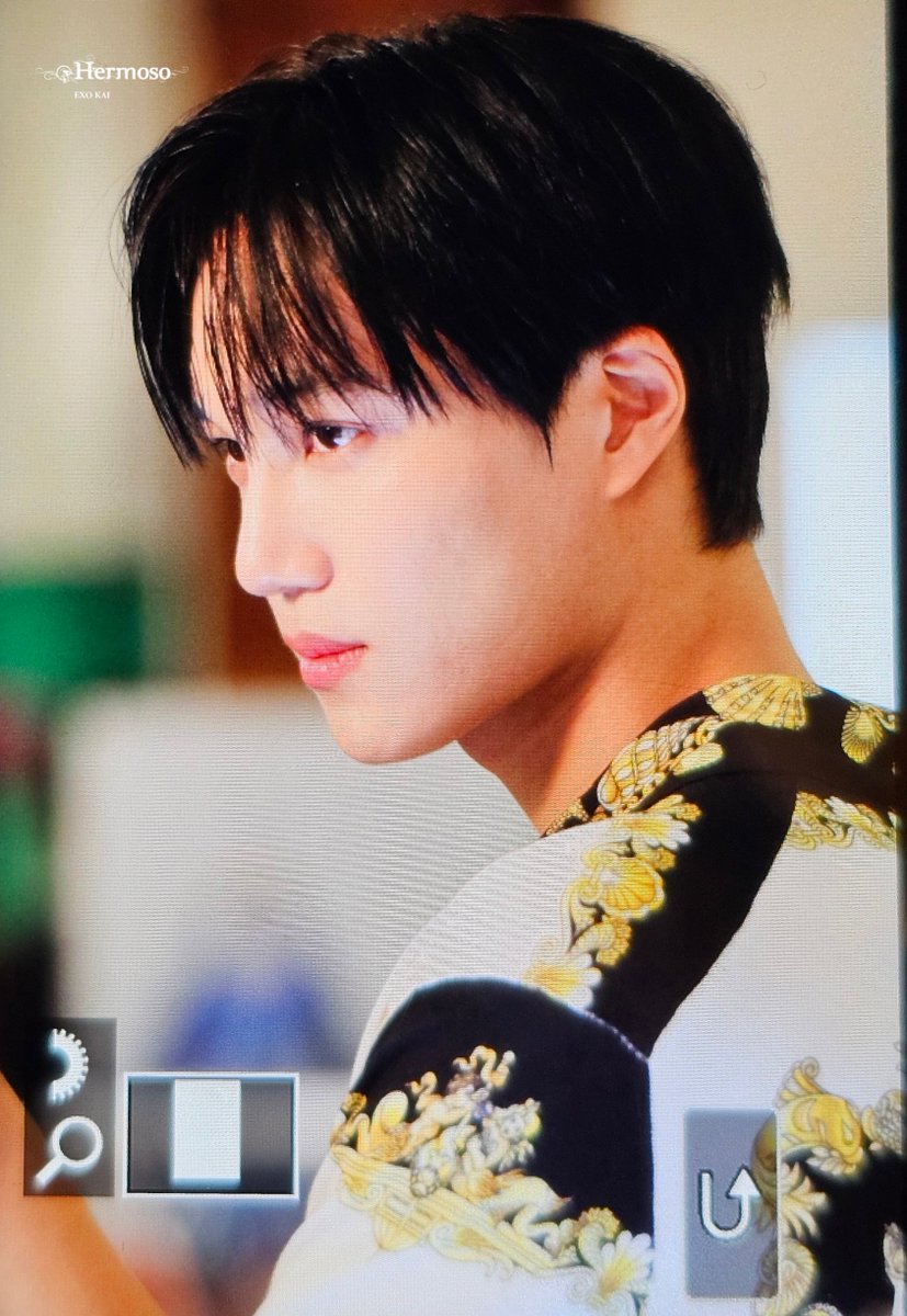 250528 베르사체 향수 팝업 #엑소카이 #카이 #KAI #종인 

왕자님이셔...💛