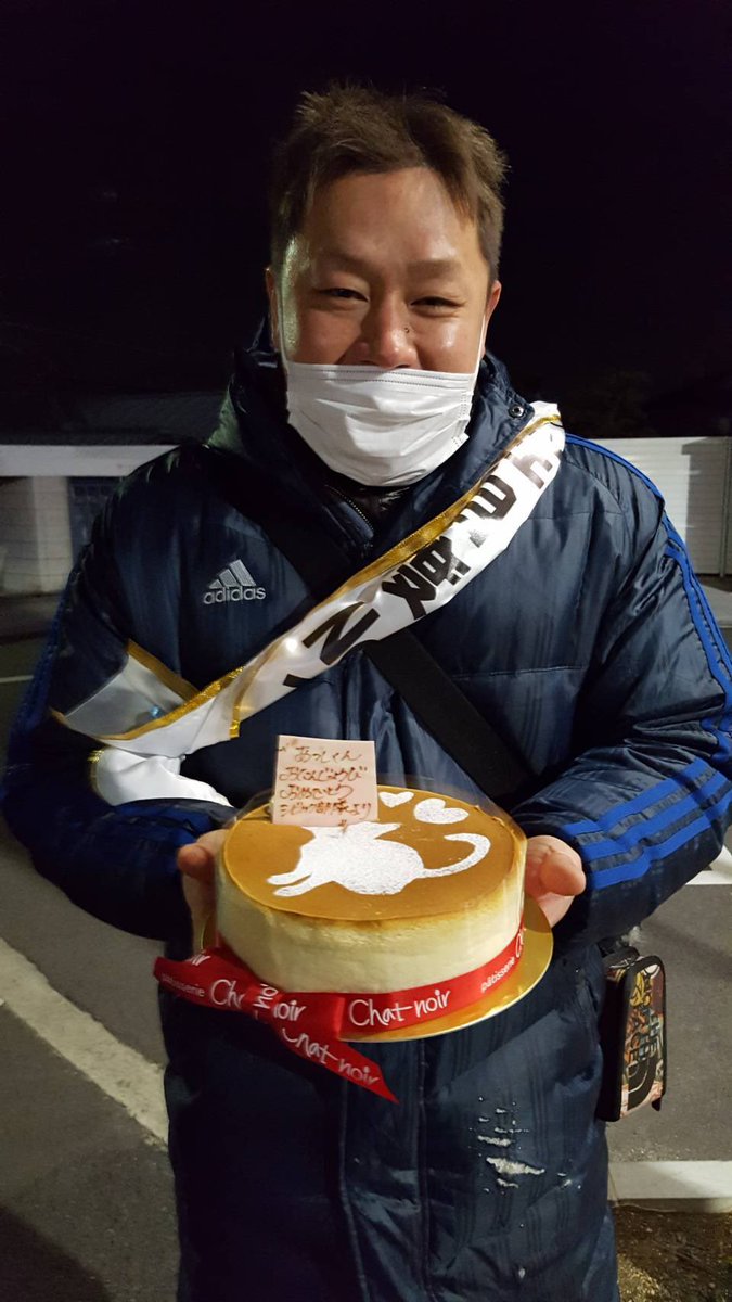 LATERISER141's tweet photo. 今日は篤志の命日だ
君の単車は1/12日のまま眠ってる
篤志すまない
命日に帰る事もできず乗る事さえできなかった
来月の29日に大阪に走り行くけど
修理は間に合わないだろう
手合わせに行くだけなってまうけど
許してくれな
#LATERISER https://t.co/5FBtnP2PTD