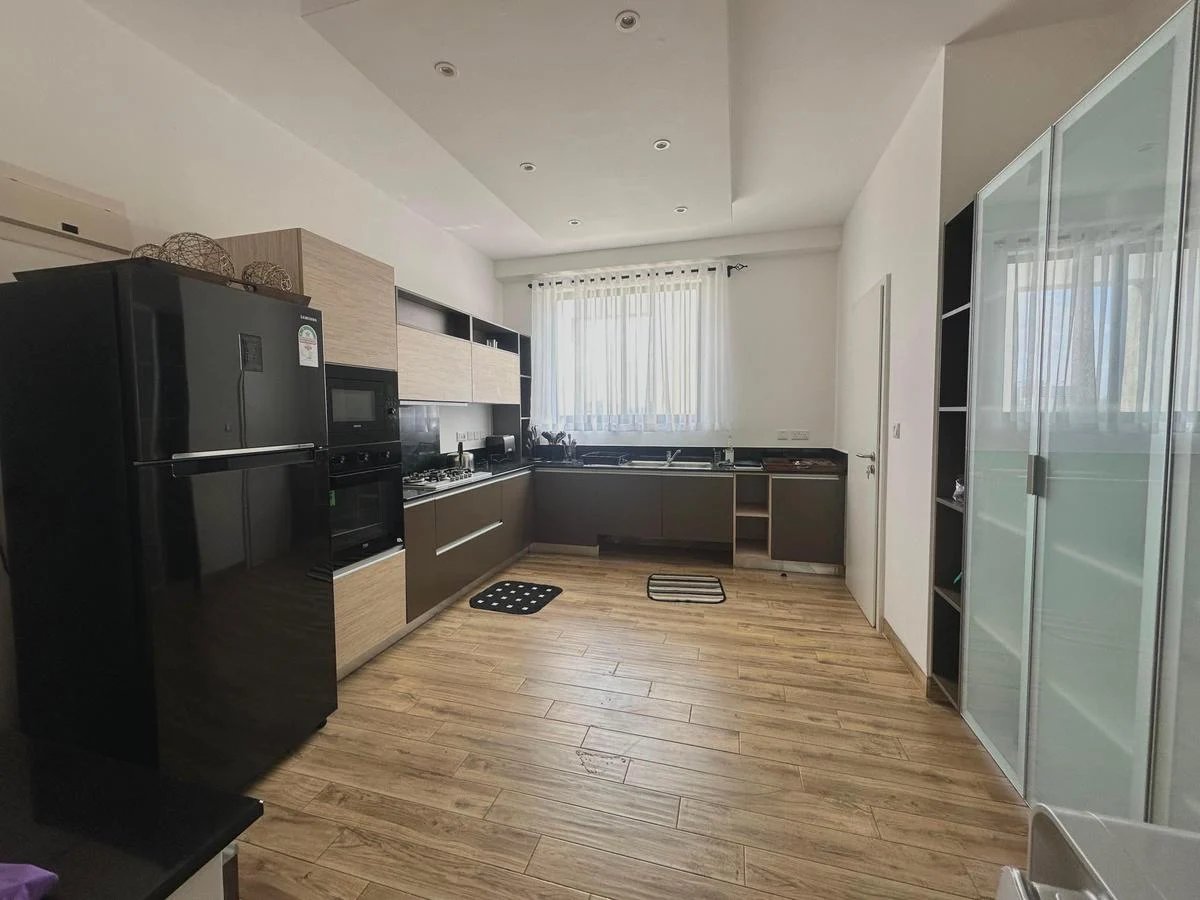 _moekahomes's tweet photo. 📍Riverside Drive, Westlands

3 bedroom duplex (all en-suite, 3,100 Sq. ft) plus DSQ

RENTAL: Kes 350,000/ month

Call/WhatsApp: +254115727087

#RealEstateTips Mpigs Beatrice Elachi Sudi Subaru Forester https://t.co/utPLlJQzoX