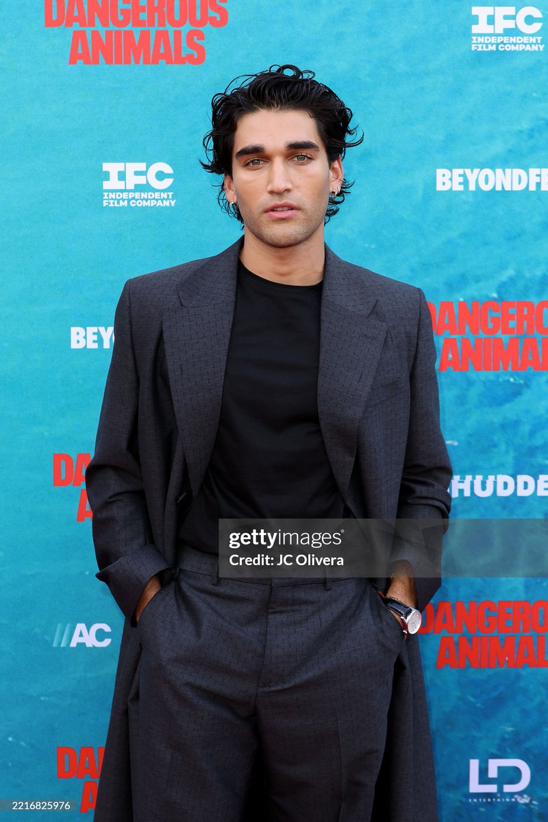 heustonfiles's tweet photo. Josh Heuston at the "Dangerous Animals" premiere in Los Angeles! https://t.co/c9Ml4IXjqp