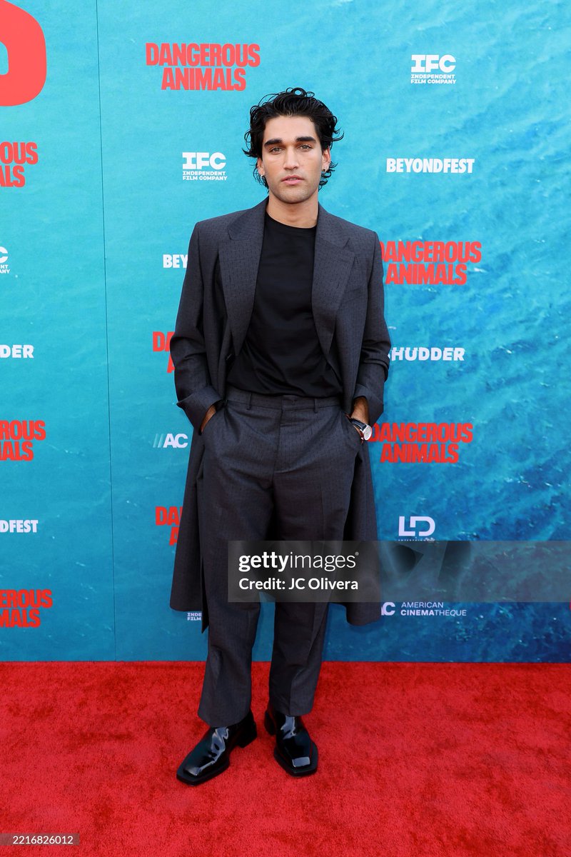 heustonfiles's tweet photo. Josh Heuston at the "Dangerous Animals" premiere in Los Angeles! https://t.co/c9Ml4IXjqp