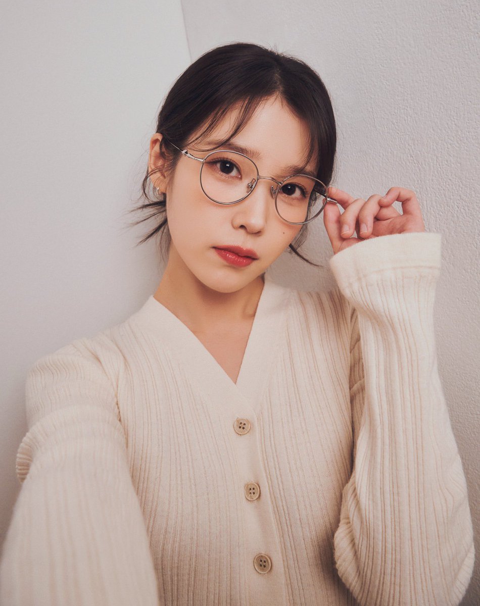 iuedelweiss's tweet photo. 푸애나 인스타그램 아이유 미공개 컷 #IU https://t.co/lvVLkNvTdh