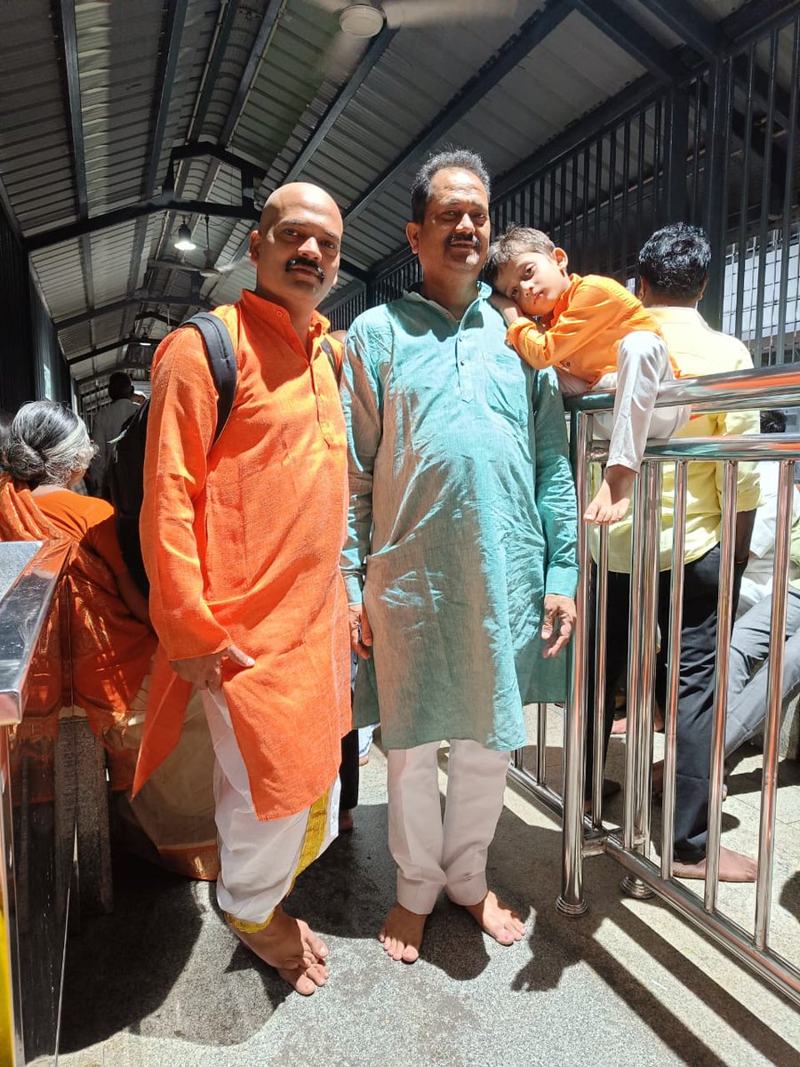 Sushilksln's tweet photo. आज तिरुपति बालाजी महाराज के दर्शन करने का सौभाग्य मिला । भगवान वेंकटेश अपना आशीर्वाद सब पर बनाये रखे । https://t.co/e1n46uKezF