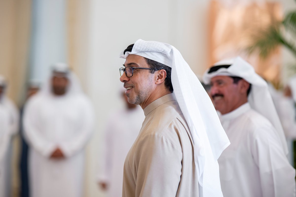 wamnews's tweet photo. صور | #رئيس_الدولة يستقبل فريق #هجن_الرئاسة .. ويطلع على أهم الإنجازات التي حققتها هجن الرئاسة خلال مشاركاتها في مهرجانات ومنافسات 2024 ـ 2025 التي أقيمت في ميادين الدولة ودول مجلس التعاون الخليجي

#وام 
https://t.co/GWKSwLW0yG https://t.co/JyAxR6UZbJ