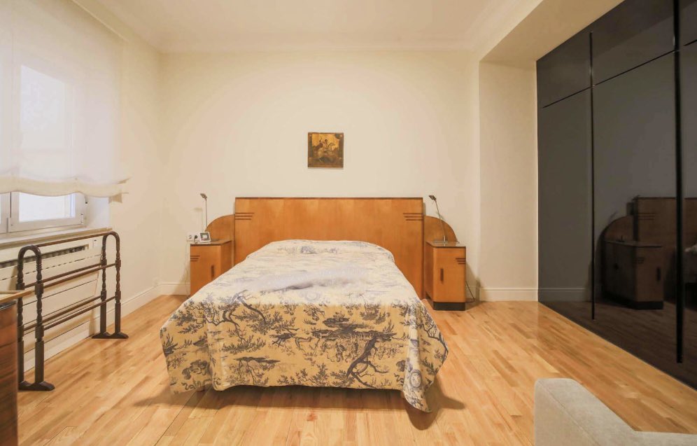 INMOLUXE's tweet photo. Magnífico dúplex a la venta en la calle Velázquez de Madrid. Ideal para vivienda u oficina. 272 m2 con amplio salón, 4 dormitorios (dos de ellos en suite), 4 cuartos de baño y una gran cocina. Plaza de garaje y trastero en la misma finca. 

Más información: info@ainex.es https://t.co/0233GT5Ln1