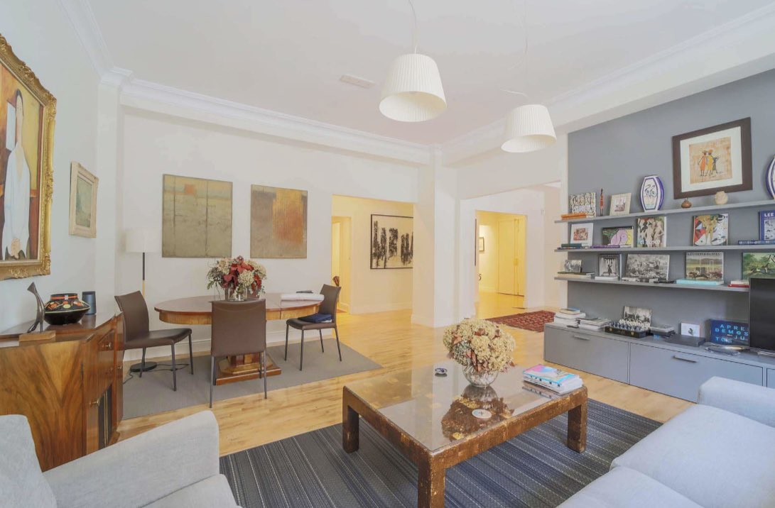 INMOLUXE's tweet photo. Magnífico dúplex a la venta en la calle Velázquez de Madrid. Ideal para vivienda u oficina. 272 m2 con amplio salón, 4 dormitorios (dos de ellos en suite), 4 cuartos de baño y una gran cocina. Plaza de garaje y trastero en la misma finca. 

Más información: info@ainex.es https://t.co/0233GT5Ln1