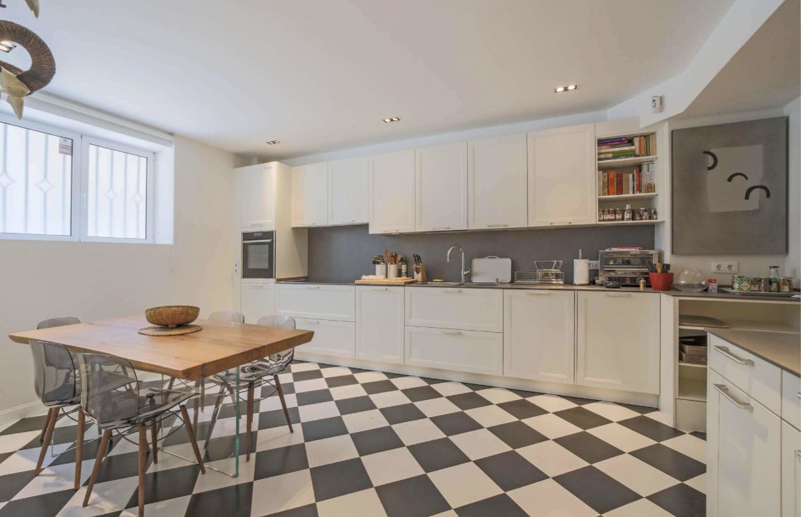 INMOLUXE's tweet photo. Magnífico dúplex a la venta en la calle Velázquez de Madrid. Ideal para vivienda u oficina. 272 m2 con amplio salón, 4 dormitorios (dos de ellos en suite), 4 cuartos de baño y una gran cocina. Plaza de garaje y trastero en la misma finca. 

Más información: info@ainex.es https://t.co/0233GT5Ln1