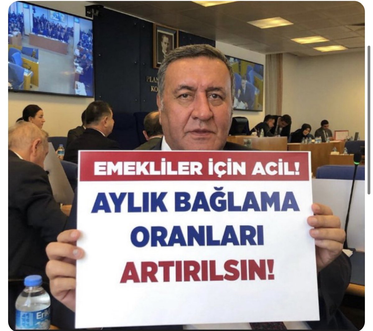 EYT & EF TUNCAY (@tuncay17yenice1) on Twitter photo Ömer Fethi Gürer
Emekliler İçin Acil Aylık Bağlanma Oranları Arttırılsın
#EmekliABOkurbanı
#Kurban5000KısmiOldu
<a href="/fethigurer/">Ömer Fethi Gürer</a> <a href="/isikhanvedat/">Prof. Dr. Vedat Işıkhan</a>
<a href="/Akparti/">AK Parti</a> <a href="/MHP_Bilgi/">MHP</a>
<a href="/herkesicinCHP/">CHP 🇹🇷</a>
<a href="/iyiparti/">İYİ Parti</a>
<a href="/rprefahpartisi/">Yeniden Refah Partisi</a>
<a href="/SaadetPartisi/">Saadet Partisi</a>
<a href="/GelecekPartiTR/">Gelecek Partisi</a>
<a href="/zaferpartisi/">Zafer Partisi</a>
<a href="/devapartisi/">DEVA Partisi</a> Ömer Fethi Gürer
Emekliler İçin Acil Aylık Bağlanma Oranları Arttırılsın
#EmekliABOkurbanı
#Kurban5000KısmiOldu
<a href="/fethigurer/">Ömer Fethi Gürer</a> <a href="/isikhanvedat/">Prof. Dr. Vedat Işıkhan</a>
<a href="/Akparti/">AK Parti</a> <a href="/MHP_Bilgi/">MHP</a>
<a href="/herkesicinCHP/">CHP 🇹🇷</a>
<a href="/iyiparti/">İYİ Parti</a>
<a href="/rprefahpartisi/">Yeniden Refah Partisi</a>
<a href="/SaadetPartisi/">Saadet Partisi</a>
<a href="/GelecekPartiTR/">Gelecek Partisi</a>
<a href="/zaferpartisi/">Zafer Partisi</a>
<a href="/devapartisi/">DEVA Partisi</a>