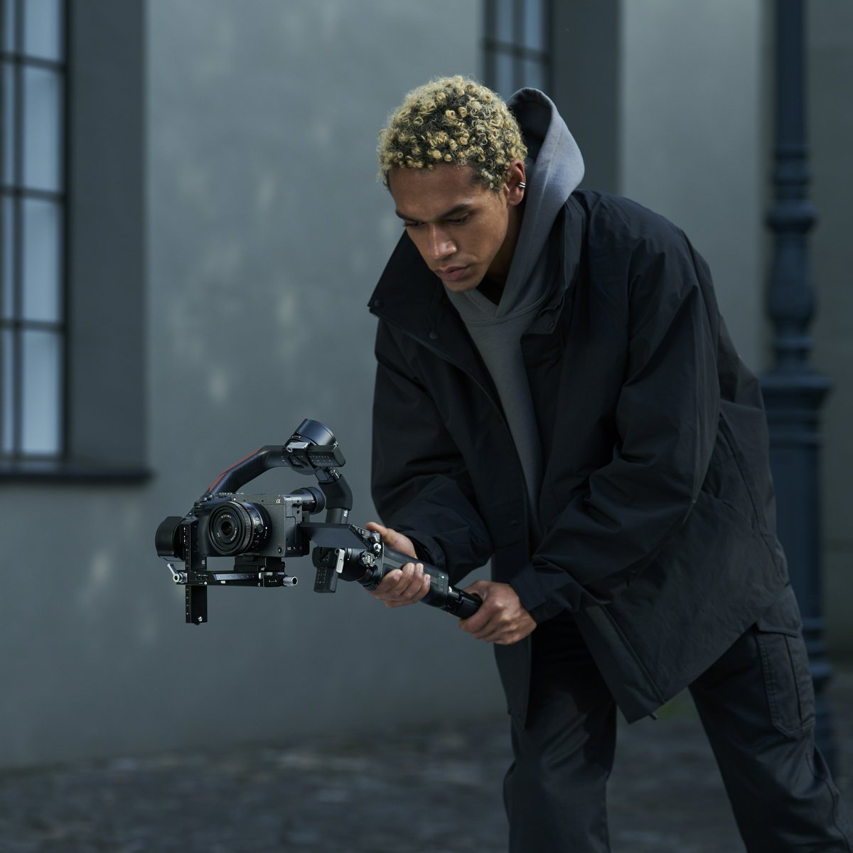 SonyIndonesia's tweet photo. FX2 Kamera Cinema Line dari Sony dengan Sensor Full-frame 33MP dan BIONZ XR™
Merekam 4K 60p dengan color science setara VENICE
Ringan, mudah digunakan, cocok bagi solo shooter maupun tim dengan kru yang sedikit.
Info: https://t.co/X5SlWxtvhW

#Sony #CinemaLine #CinemaLineFX2 https://t.co/hQZV9qEtOC