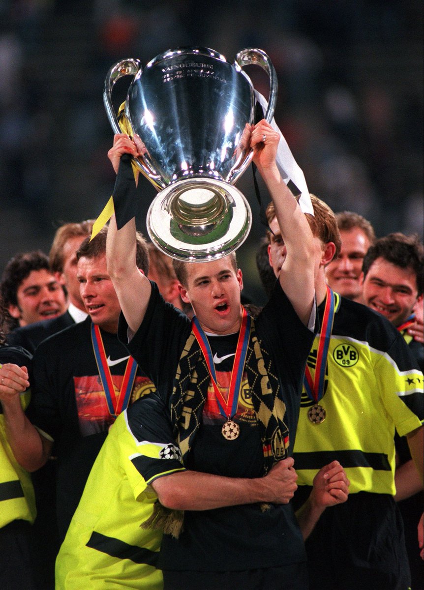 🥀🏆 Il y a 28 ans jour pour jour, Dortmund remportait sa première Champions League de son histoire.

#BVB