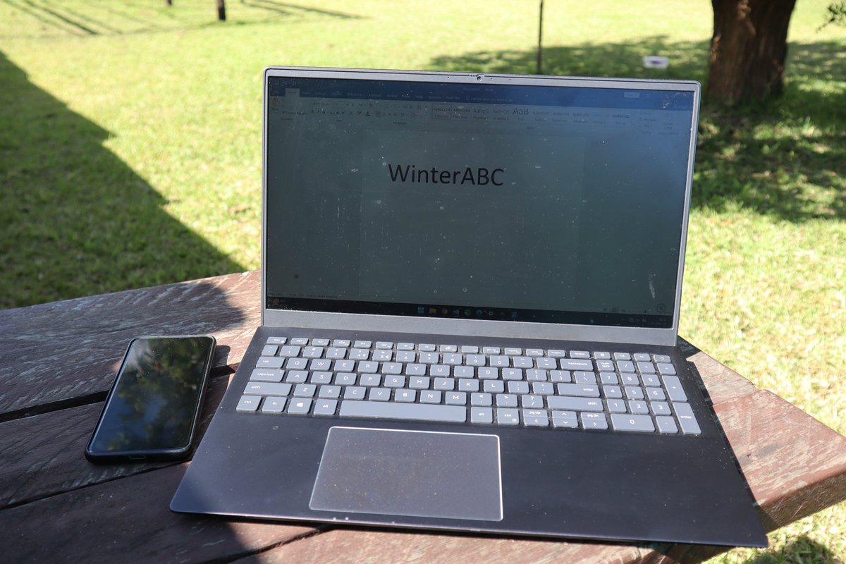 Hello Wednesday Tribe ☀ 

What are you working on....
...and why isn't it WinterABC?

#WinterABC25
~B