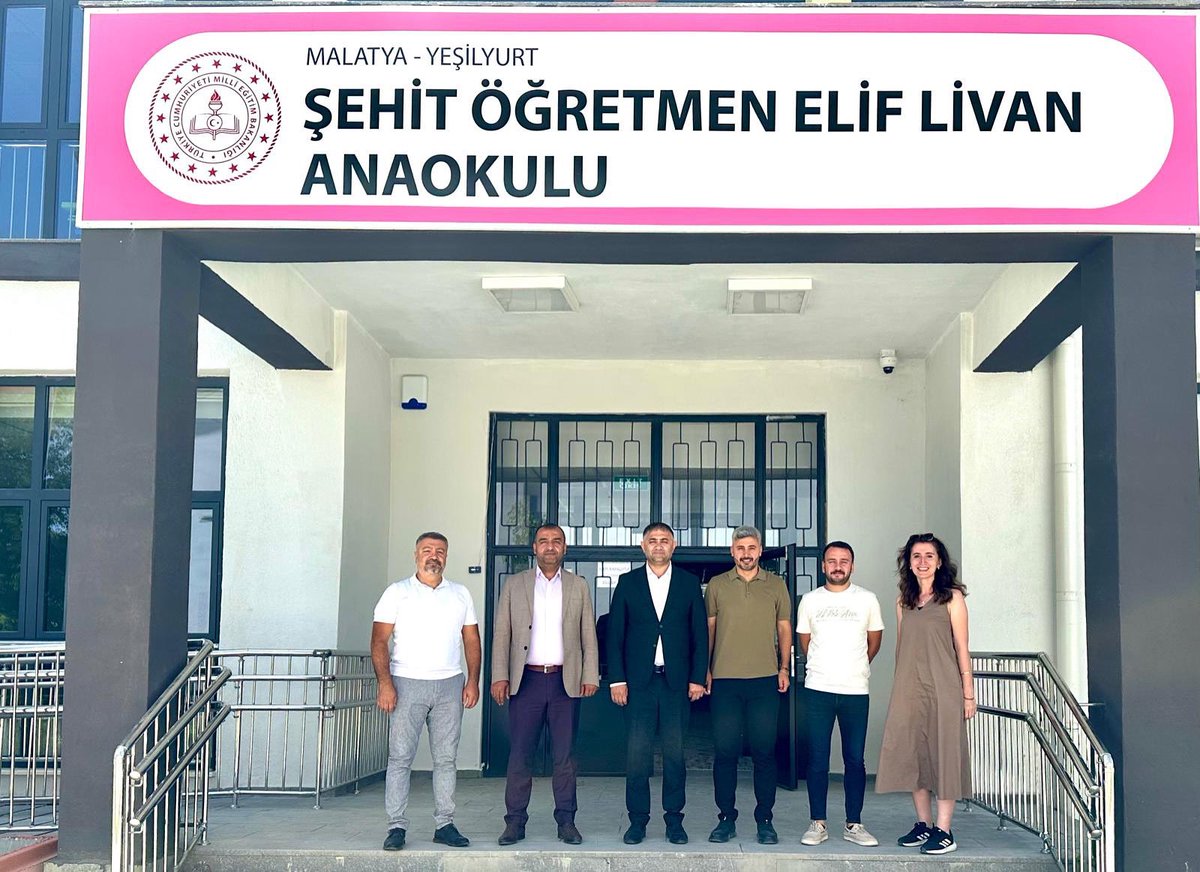 🇹🇷 Şehit Öğretmen Elif Livan Anaokulunu ziyaret edip üyelerimizle bir araya geldik. Eğitim gündemine dair değerlendirmeler yaptık. Türk Eğitim Sen varsa her zaman umut vardır.