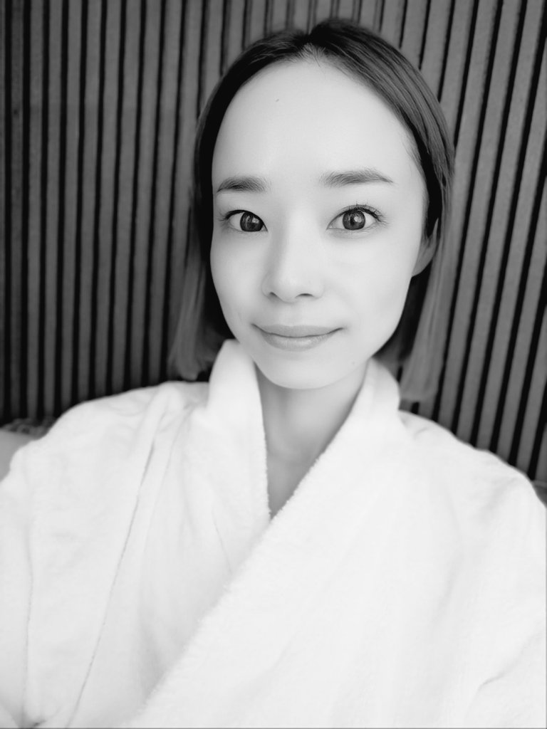 久しぶりの#フェイシャル 受けました💆
なかなか、顔のコリは自分で難しい💦
でも、日頃からセルフケア頑張ってるからか、褒められたー😆👍
やっぱ、日頃からのケア大切です！って！
頑張るー😍

#エステ
#すっぴん なんで⚪️⚫️で(笑)