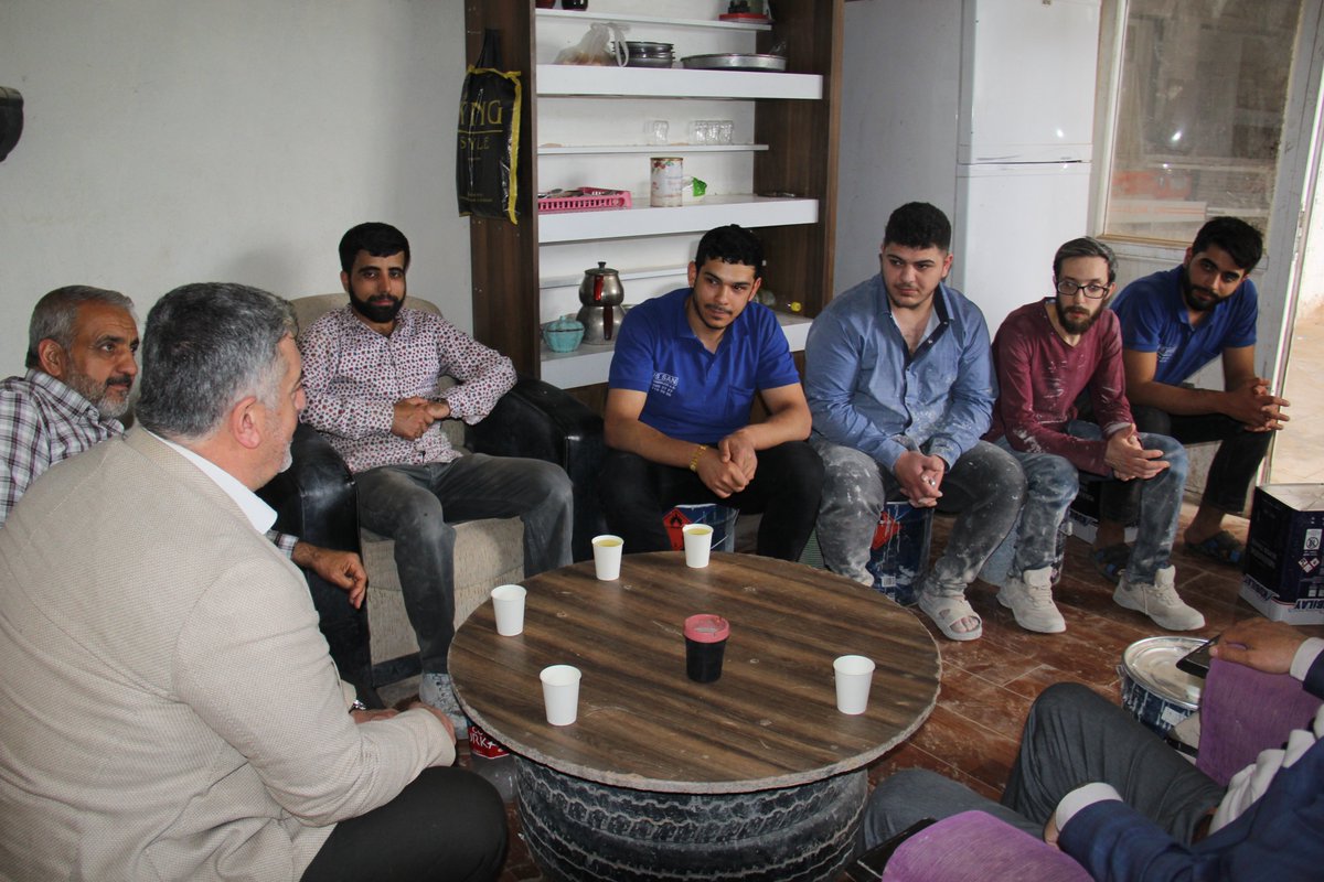 HudaPar21's tweet photo. İl Başkanımız Zeynul Abidin Gülsever, Yenişehir İlçe Başkanımız Mehmet Demir ve beraberlerindeki heyetimiz, ilçedeki esnafı ziyaret etti.

Esnafın sorun ve sıkıntılarını dinleyen İl Başkanımız, çözüm noktasında ellerinden geleni yapacaklarını belirterek esnafa hayırlı işler temennisinde bulundu.