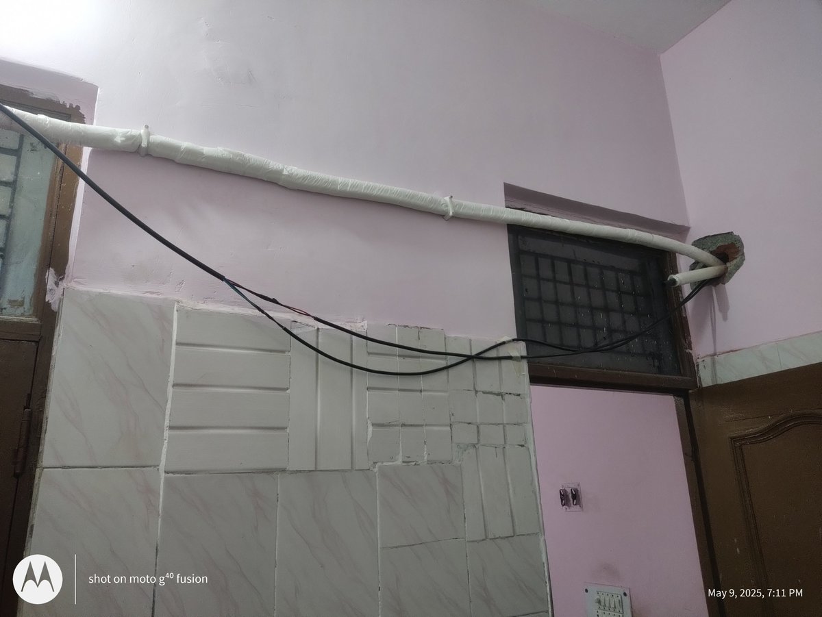 DigitalDwivedi's tweet photo. @SamsungIndia Unacceptable service! My Windfree AC installation (27 Apr 2025) was substandard—overcharged ₹3350 for unused wire, unsafe wiring, unsealed wall hole. No engineer visit despite promise on 23 May. 1 month, no resolution! Fix this now! #SamsungService https://t.co/Q4AawYt3Zj