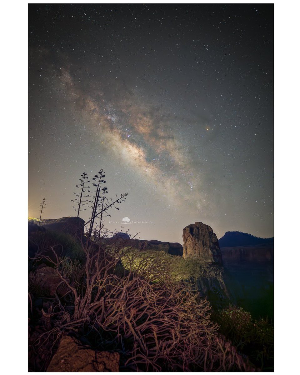 La Vía Láctea sobre el Roque Palmés. Tejeda.

#grancanaria #tejeda #milkyway #vialáctea
