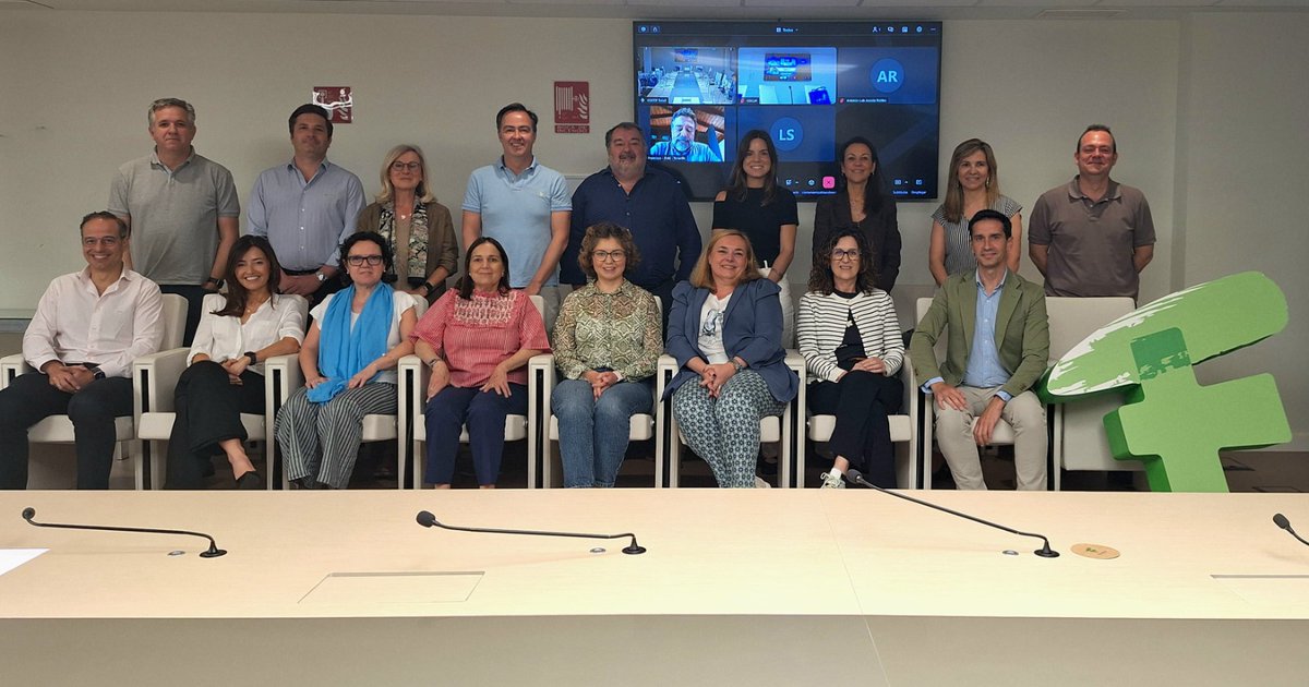 cofBurgos's tweet image. 🔸 Asamblea de la Vocalía Nacional de Óptica y Optometría 🔸

En el Consejo General de Farmacia en Madrid,  la Asamblea de la Vocalía Nacional de Óptica y Optometría para seguir avanzando en el Plan de Acción 2025.

#cofburgos #Óptica #Optometría #PlanDeAcción2025 #SaludVisual