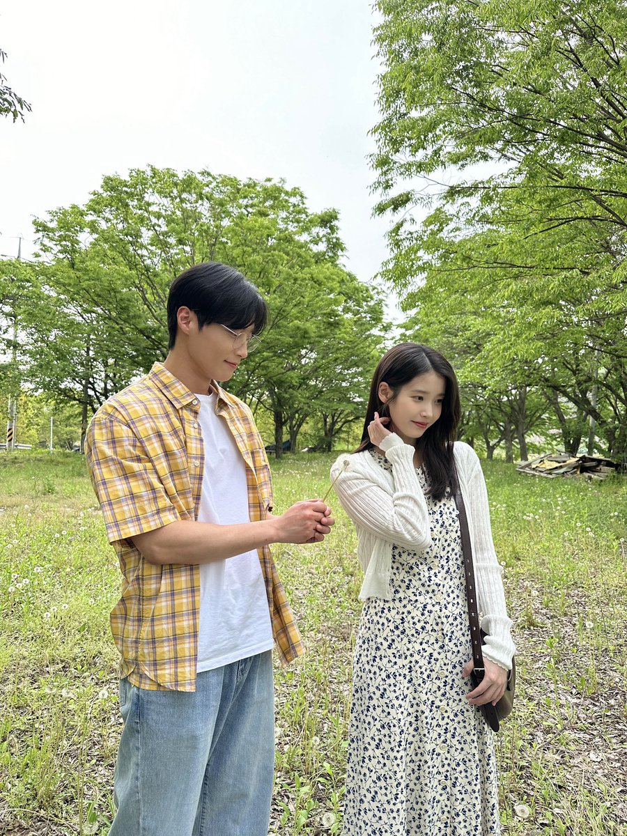 아이유(IU) tweet media