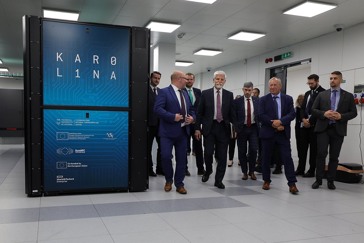 EuroHPC_JU's tweet photo. On 26 May, the President of Czech Republic, Petr Pavel, visited the @IT4Innovations, host of the EuroHPC system, KAROLINA, as well as the EuroHPC #quantum system, #VLQ. 

The focus of the visit was #HPC, #AI, and #quantum technologies. 

Read more: https://t.co/4r3UIIypjB https://t.co/qaq3gQvyEZ