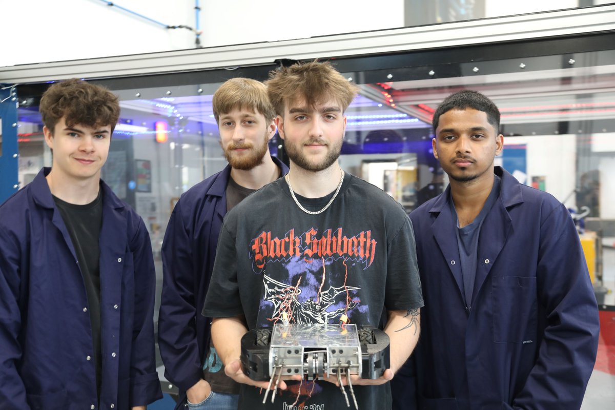 Our Engineering students took part in some epic #robotcombat clashes recently 👀

chi.ac.uk/news/engineeri…