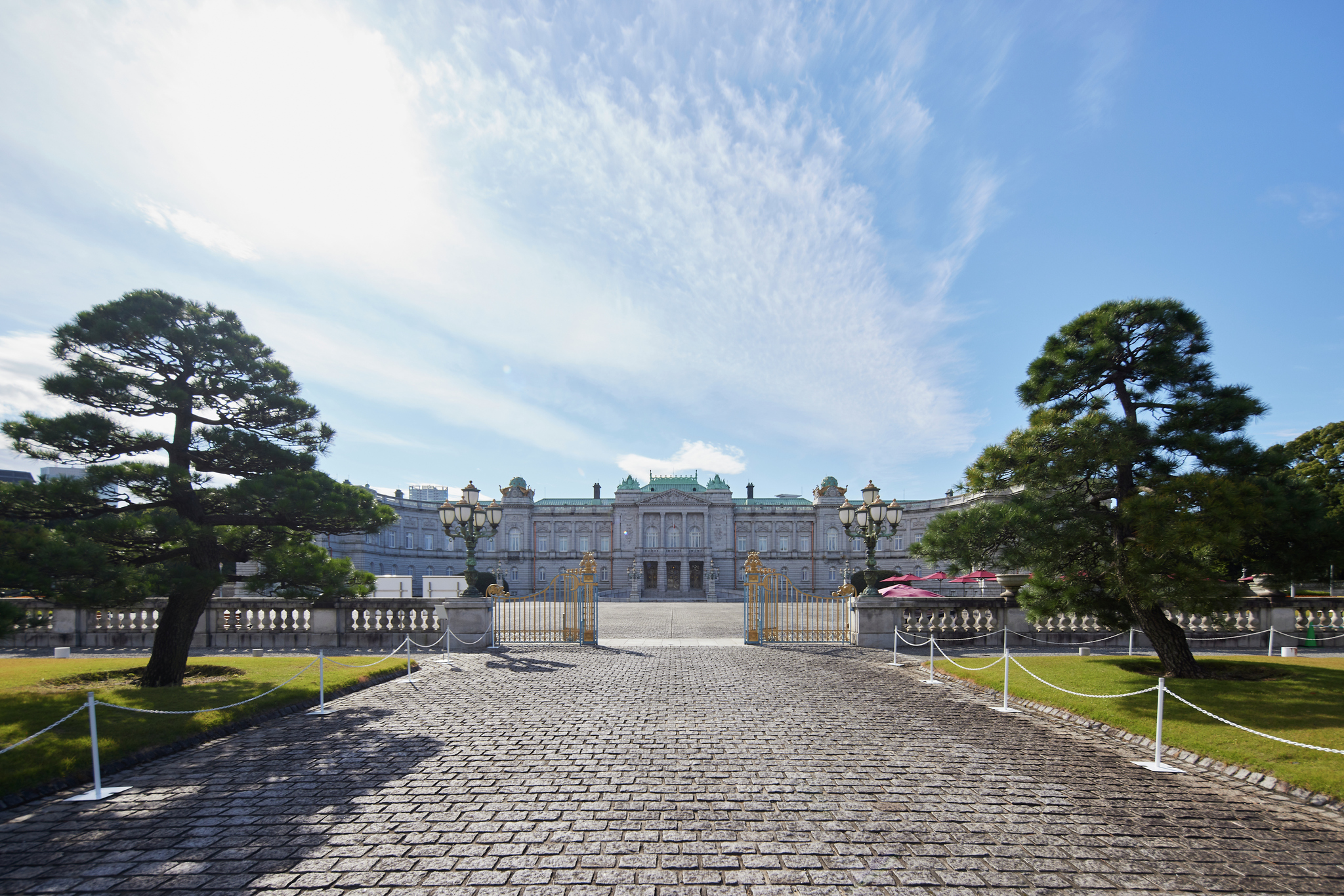 迎賓館赤坂離宮 Akasaka Palace on X: 