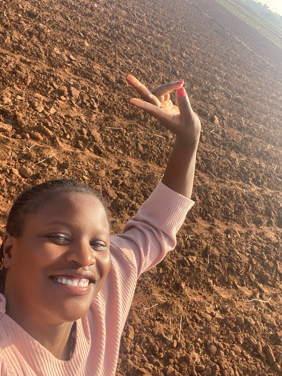 EeevaJames's tweet image. Spent the day on the farm with my family.
It reminded me just how richly the Middle Belt is blessed 
fertile lands, peaceful skies, and a heritage that speaks abundance.❤️☀️