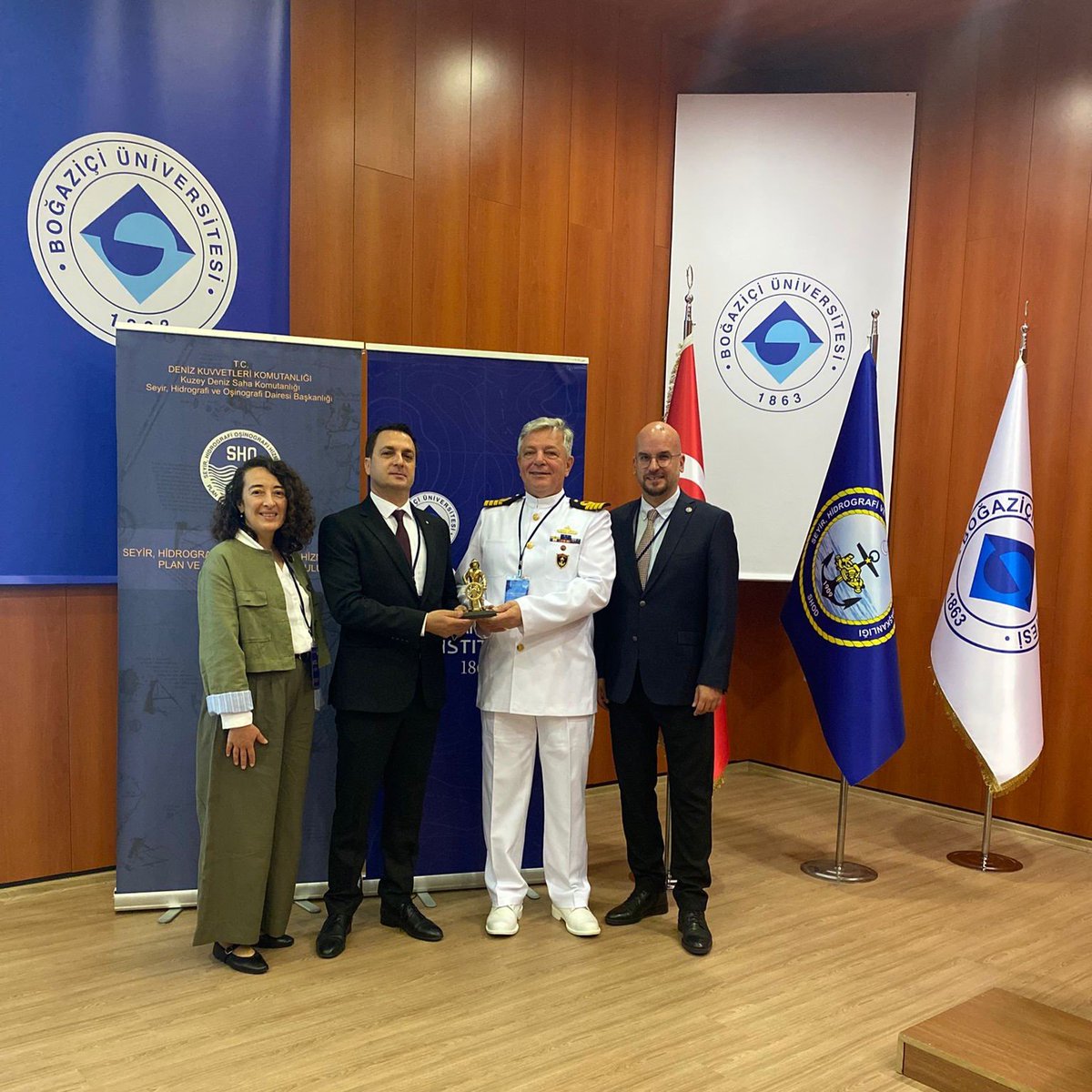 BRIDGE Black Sea (@bridge_blacksea) on Twitter photo #BRIDGEBS experts continue to drive success! 🏆
Our Project Coordinator <a href="/SalihogluBaris/">Baris Salihoglu</a> received the 2025 Distinguished Service Award from Türkiye’s Office of Navigation, Hydrography and Oceanography for his scientific excellence and outstanding contributions to #MarineSciences. #BRIDGEBS experts continue to drive success! 🏆
Our Project Coordinator <a href="/SalihogluBaris/">Baris Salihoglu</a> received the 2025 Distinguished Service Award from Türkiye’s Office of Navigation, Hydrography and Oceanography for his scientific excellence and outstanding contributions to #MarineSciences.