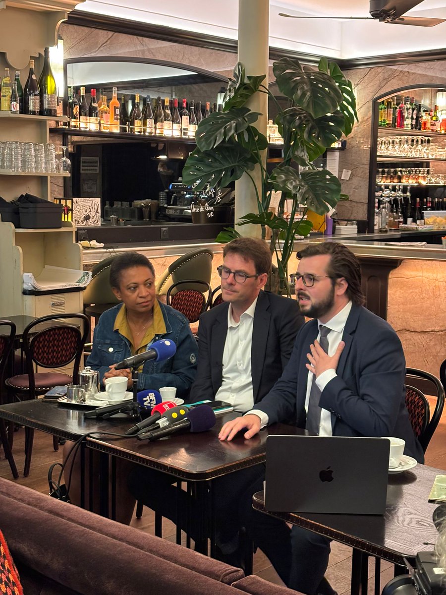 Philippe Brun (@p_brun) on Twitter photo Ce matin avec <a href="/NicolasMayerNMR/">Nicolas Mayer-Rossignol</a> et <a href="/HeleneGeoffroy/">Hélène Geoffroy</a> nous demandons à <a href="/faureolivier/">Olivier Faure</a> un débat entre les deux candidats au poste de premier secrétaire. Il est temps ! #congrèsPS Ce matin avec <a href="/NicolasMayerNMR/">Nicolas Mayer-Rossignol</a> et <a href="/HeleneGeoffroy/">Hélène Geoffroy</a> nous demandons à <a href="/faureolivier/">Olivier Faure</a> un débat entre les deux candidats au poste de premier secrétaire. Il est temps ! #congrèsPS