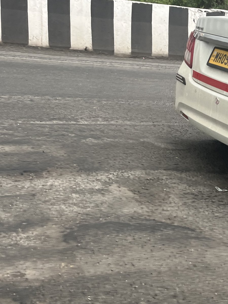 Manish Pachouly (@manishpachouly) on Twitter photo <a href="/mybmc/">माझी Mumbai, आपली BMC</a> <a href="/mybmcInfra/">mybmcInfra</a> craters on newly asphalted road on south bound arm of Vakola flyover causing traffic jam even during non peak hours. Had pointed out yesterday too but nothing has been done <a href="/mashrujeet/">Jeet Mashru</a> <a href="/CMOMaharashtra/">CMO Maharashtra</a> <a href="/mybmc/">माझी Mumbai, आपली BMC</a> <a href="/mybmcInfra/">mybmcInfra</a> craters on newly asphalted road on south bound arm of Vakola flyover causing traffic jam even during non peak hours. Had pointed out yesterday too but nothing has been done <a href="/mashrujeet/">Jeet Mashru</a> <a href="/CMOMaharashtra/">CMO Maharashtra</a>
