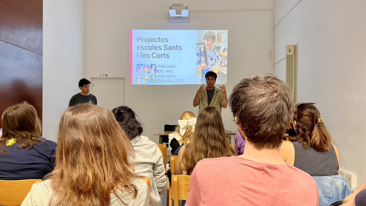se_lescorts's tweet photo. Aquest matí tanquem la Subxarxa de Coordinacions Digitals de Centres al @fab_casadelmig . Compartim experiències i coneixem de prop la #culturaMaker! 💡🔧 

#EducacióDigital https://t.co/SJZMqaXQiz