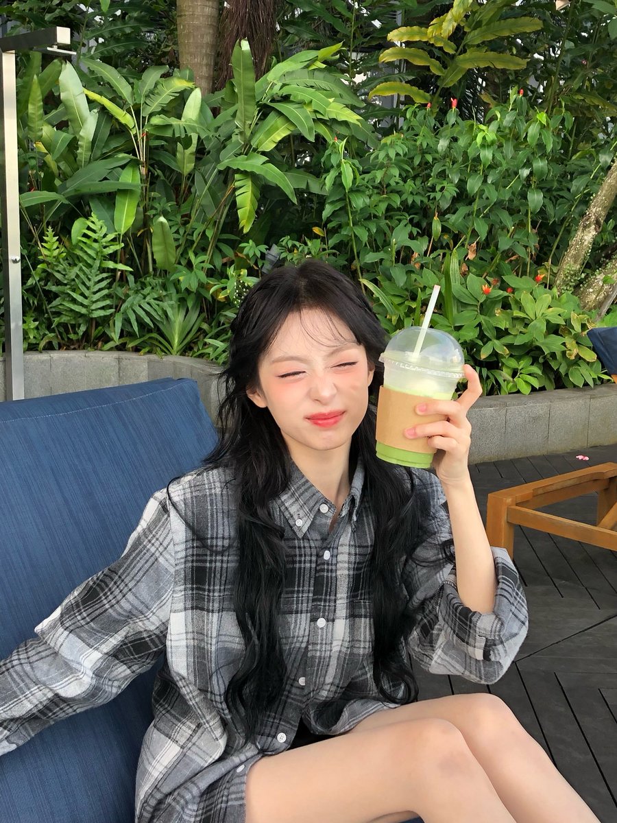 picbaemon's tweet image. AHYEON WEVERSE UPDATE