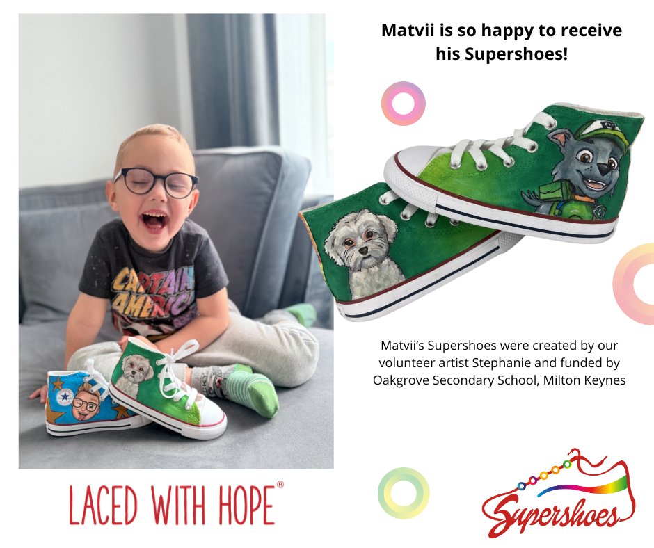 Matvii's favourite colour is green and he loves Rocky from Paw Patrol and his pet dog, so volunteer artist Stephanie created a design to reflect all the thing he loves. If you are an artist please join our team and make magic moments like this happen fo supershoes.org.uk/artists/apply/