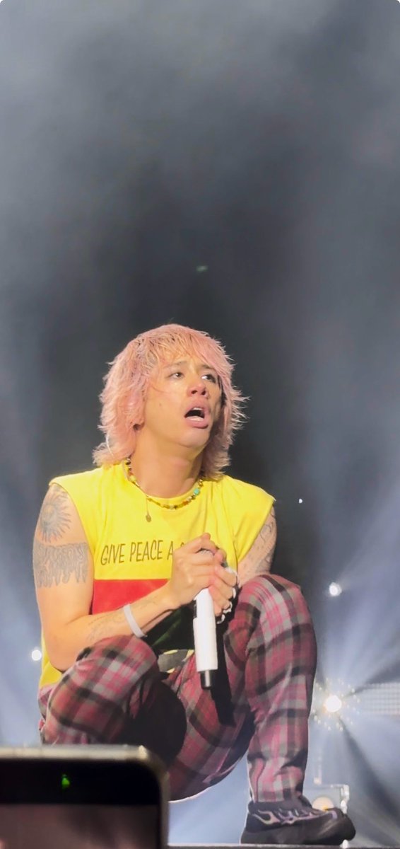matanoha5's tweet photo. "Tropical Therapy" よりNo.2
全身全霊で魂の叫びを聴かせてくれるTaka🥹
@ONEOKROCK_japan
#ONEOKROCK_NorthAmericanTour2025
#UniversalStudioFlorida
#HardRock
#Taka https://t.co/GG3EtJOm8X