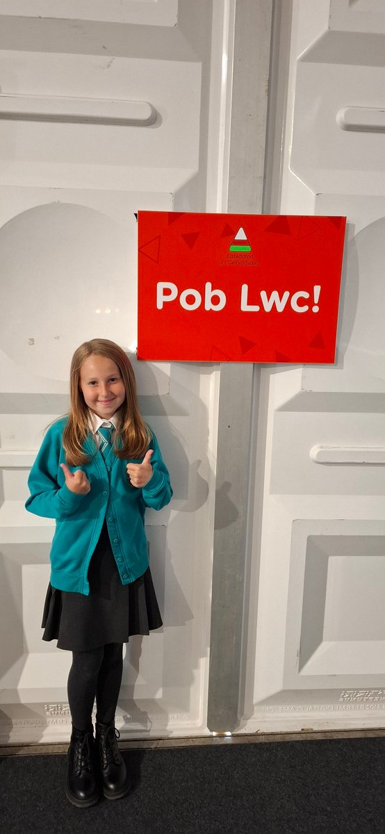Pob lwc heddiw yn yr Eisteddfod yn y llefaru unigol 5 a 6 o bawb yn 'Bro Tawe'!❤️🤍💚 
<a href="/UrddBaM/">Urdd BaM</a> <a href="/AthBroPowys/">Taith At Ddwy Iaith Powys</a>