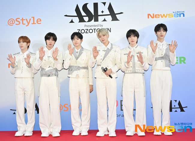 📷┆280525

NCT WISH sur le red carpet des Asia Star Entertainer Awards (2025) ASEA !

⌈ #NCT #NCTWISH #NCT위시 #SION #RIKU #YUSHI #JAEHEE #RYO #SAKUYA ⌋