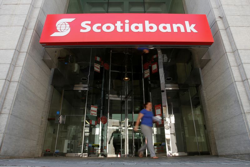 📉 Scotiabank tente de rassurer… mais reste à la traîne de ses rivaux

🇨🇦 Un secteur sous pression… mais toujours debout

Malgré une croissance en perte de vitesse, des tensions diplomatiques, et une bulle immobilière persistante, les grandes banques canadiennes (RBC, TD,