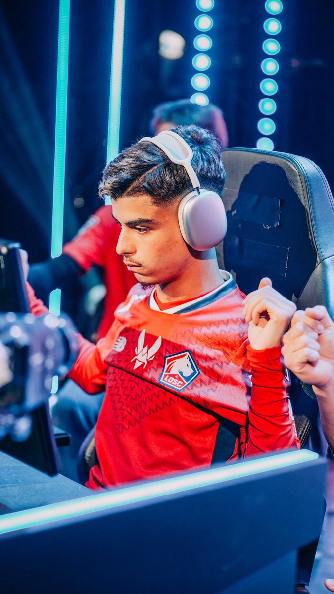 eChampions League finals day🤞🏽🇪🇺

Rendez-vous à 18h30 vs Nicolas99fc pour jouer le 1/4 de finale de la eChampions League, on va tout donner pour remporter ce gros tournoi. 🙏🏽

Twitch.tv/easportsfc
#Vforvictory