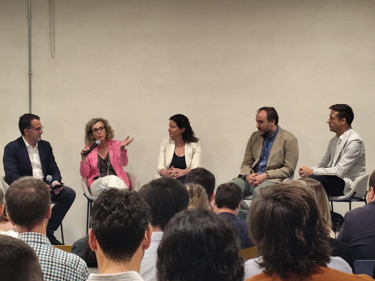 CNAG (@cnag_eu) on Twitter photo 🔝Yesterday, our Entrepreneurial Manager, <a href="/albert_domingo/">albert_domingo</a>, took part in the Tech Spirit Barcelona "Breakthrough"
➡️He discussed Technology Transfer Offices with Mariona Sanz (<a href="/BSC_CNS/">BSC-CNS</a>), Silvia Carrasco (<a href="/ICFOnians/">ICFO</a>), and Manel González-Piñero (CREB - <a href="/la_UPC/">Universitat Politècnica de Catalunya (UPC)</a>)
#InBarcelonaWeTech 🔝Yesterday, our Entrepreneurial Manager, <a href="/albert_domingo/">albert_domingo</a>, took part in the Tech Spirit Barcelona "Breakthrough"
➡️He discussed Technology Transfer Offices with Mariona Sanz (<a href="/BSC_CNS/">BSC-CNS</a>), Silvia Carrasco (<a href="/ICFOnians/">ICFO</a>), and Manel González-Piñero (CREB - <a href="/la_UPC/">Universitat Politècnica de Catalunya (UPC)</a>)
#InBarcelonaWeTech