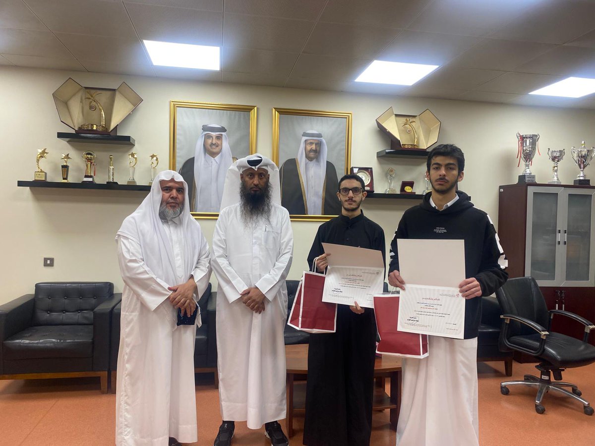 دعماً للتميز والإبداع قامت إدارة المدرسة  بتكريم الطالبين عمر باكير الحائز على المركز الأول ومحمد أكرم ياسين الحائز على المركز الثاني في مسابقة "وألحقني بالصالحين"برعاية قسم التربية الإسلامية وإشراف الأستاذ محمود شوفان.