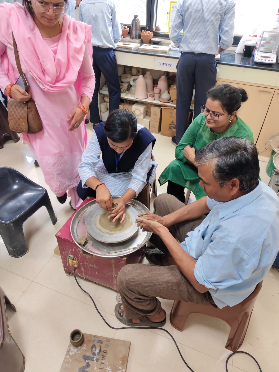 IIT Kanpur hosted a vibrant group of 24 Class 12 students from across India at the Ranjit Singh Rozi Shiksha Kendra, IIT Kanpur, under the aegis of the Agastya International Foundation’s Science Enrichment Program. The visit offered students a rare opportunity to engage with