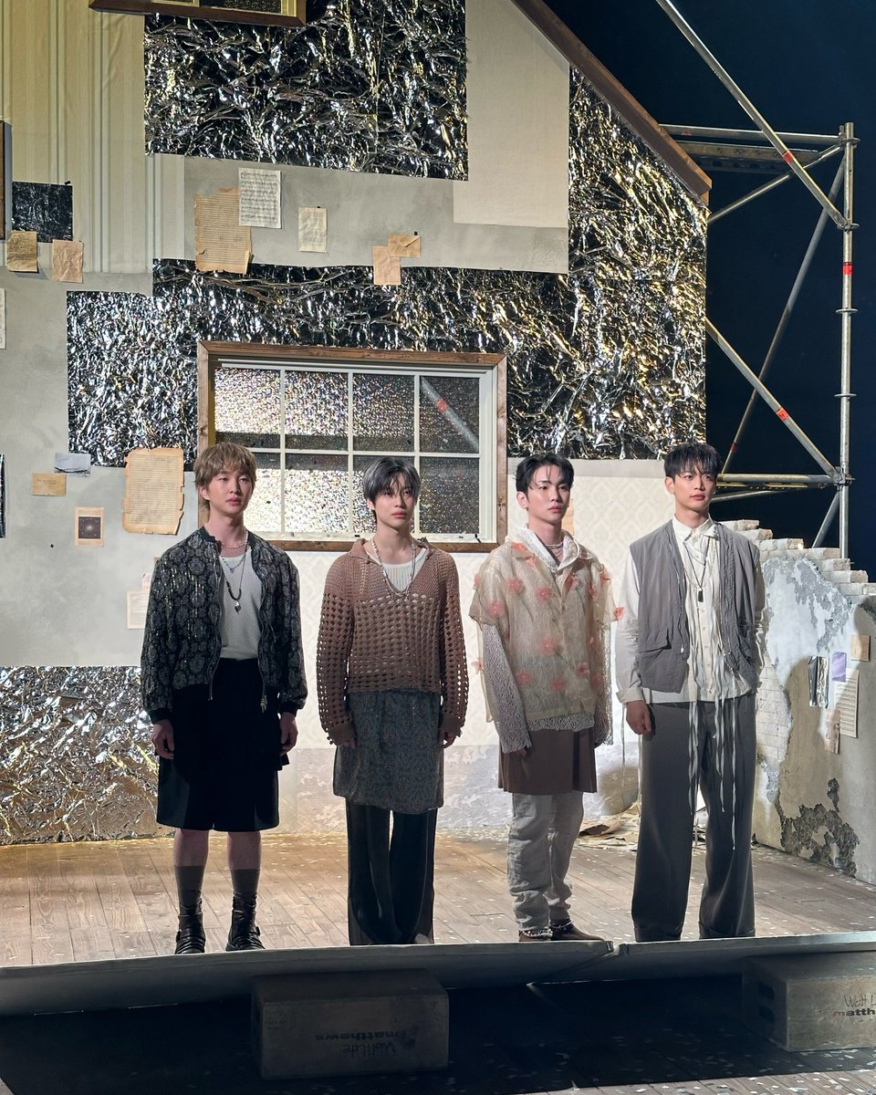 SHINee tweet media