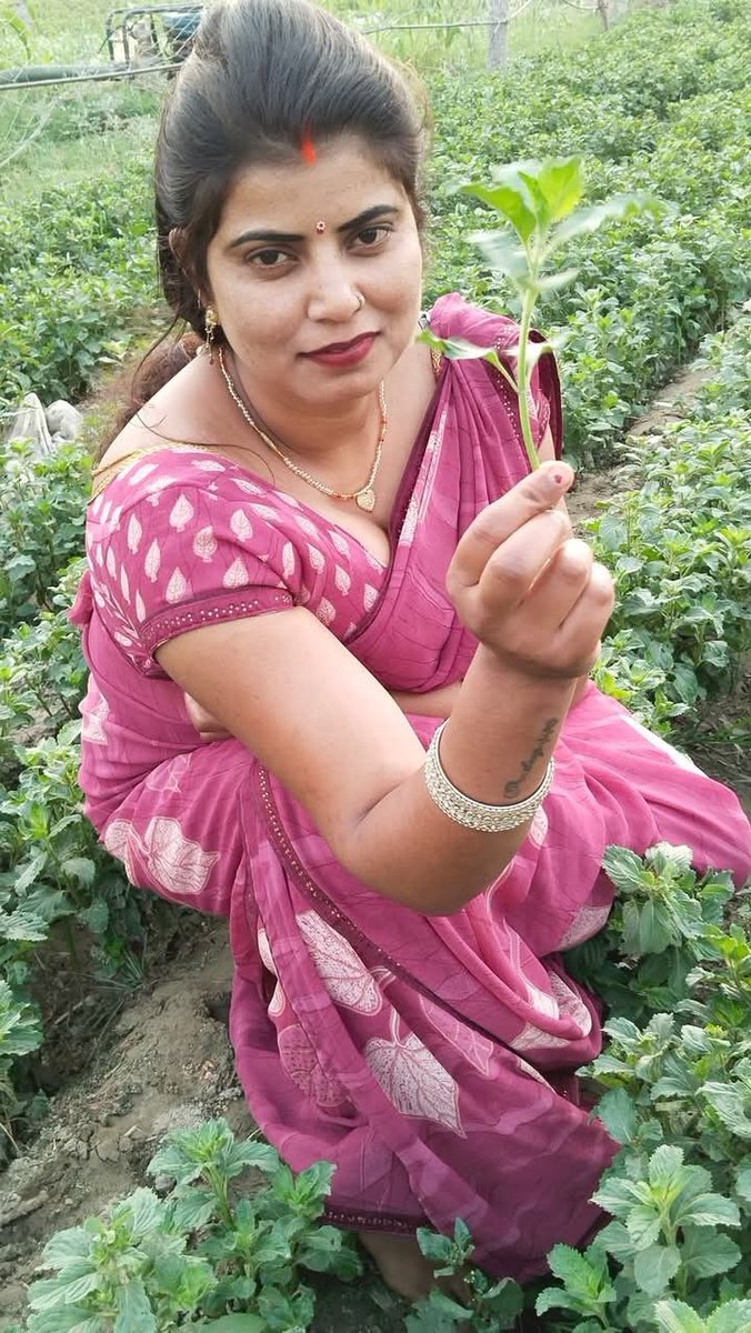 40 के बाद पुरुष की आशिकी 4 गुना और.. 
औरत की सुंदरता 8 गुना बढ़ जाती है.. ( सच है ना) 💋