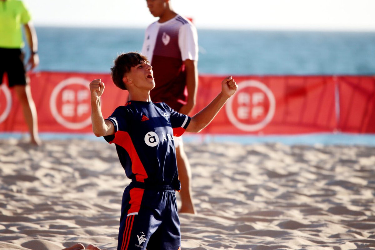 SELECCIÓ |

¿Quieres jugar con la Selecció Valenciana de fútbol playa en el Campeonato de España? 🏖️ 

😎 Estas son las fechas de las pruebas masculinas y Valenta en los diferentes niveles👇🏼

📎 ffcv.es/wp/blog/2025/0…

#SomValenciana🔹🔸❤️