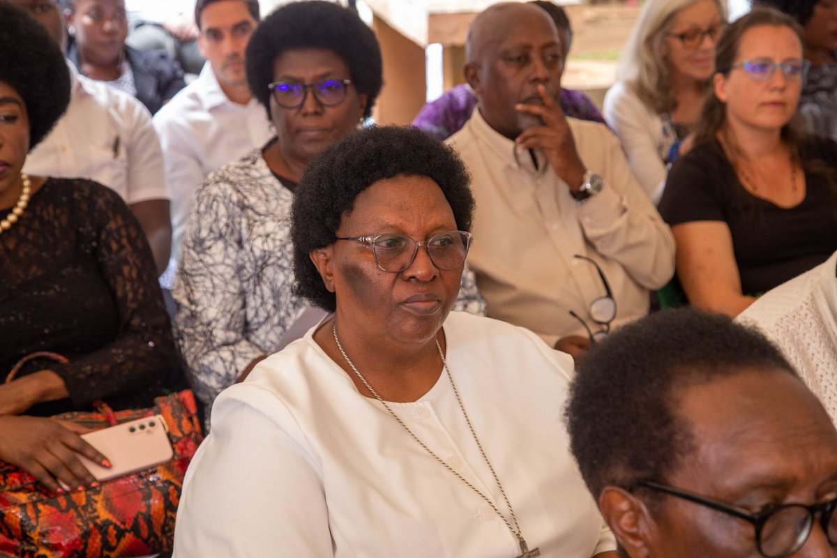 Hospice Africa Ug (@hospiceafricaug) on Twitter photo Dr. Anne founded HAU a pioneer hospice in Uganda, from where we generated our motivation. She is a founding member of <a href="/PCAUganda/">Palliative Care Association of Uganda (PCAU)</a>, which has grown to 30 member organizations, over 1600 individuals, 50 of whom are life members, and has a presence in all 146 districts in Uganda. Dr. Anne founded HAU a pioneer hospice in Uganda, from where we generated our motivation. She is a founding member of <a href="/PCAUganda/">Palliative Care Association of Uganda (PCAU)</a>, which has grown to 30 member organizations, over 1600 individuals, 50 of whom are life members, and has a presence in all 146 districts in Uganda.