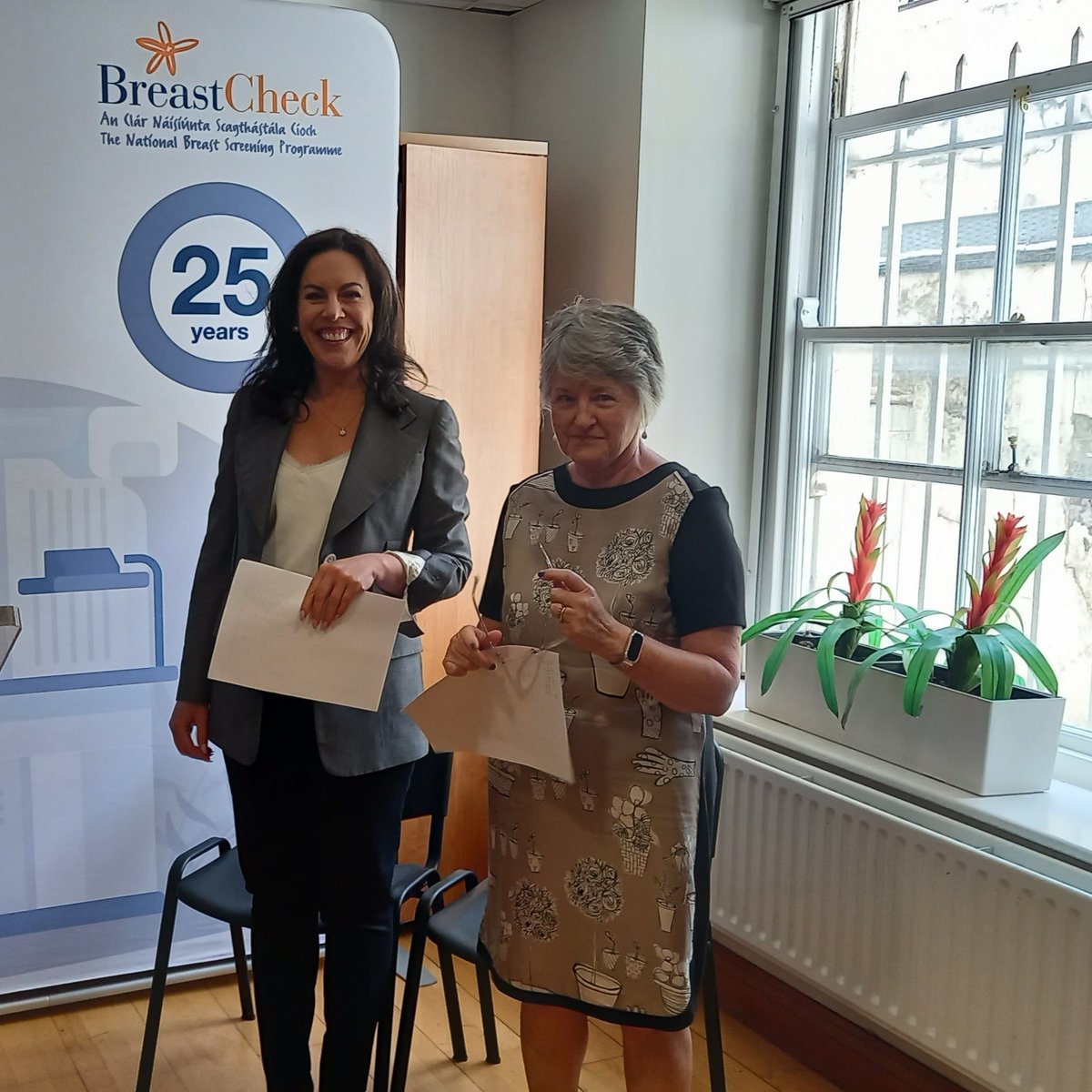We’re delighted to welcome the Minister for Health <a href="/CarrollJennifer/">Jennifer Carroll MacNeill TD</a> to our Eccles unit this morning to mark 25 years of #BreastCheck.

Welcome to our staff, advocacy groups and patient advocates. Thank you for joining us today for #BreastCheck25.

#ChooseScreening